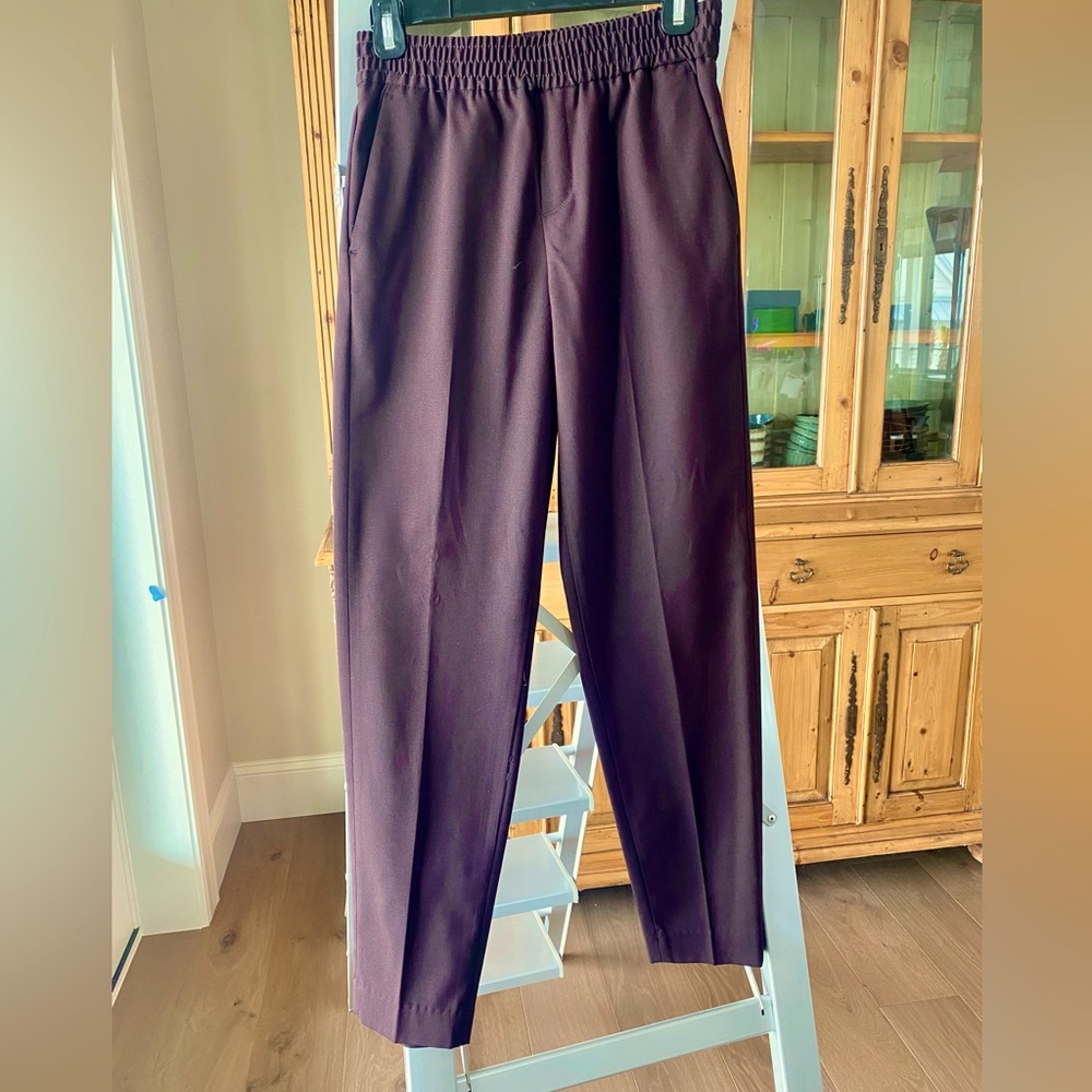 Banana Republic women’s pull-on trouser, wine & black mini houndstooth, size 0